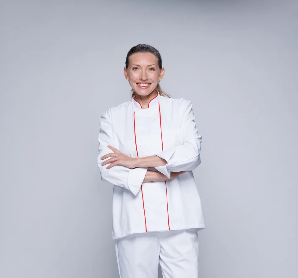 blouse cheffe restauratrice blanche liseré rouge location netexial